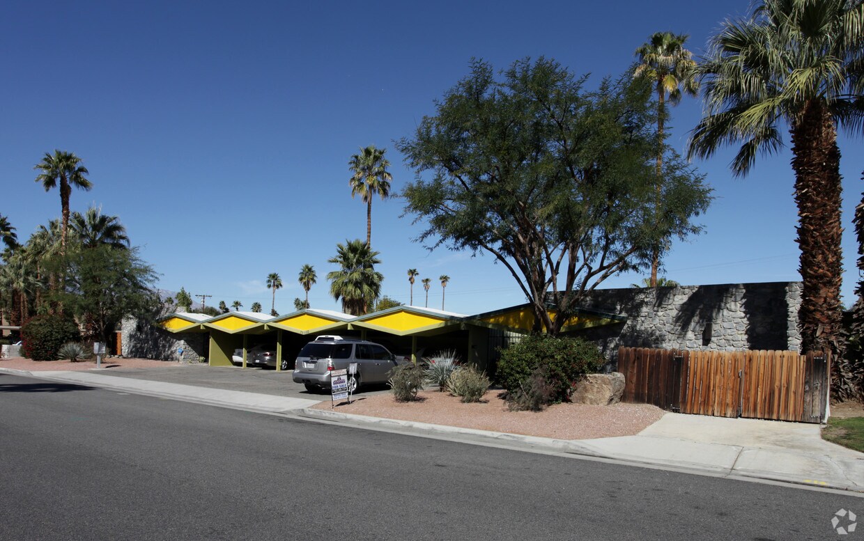 Primary Photo - 73860 Shadow Mountain Dr