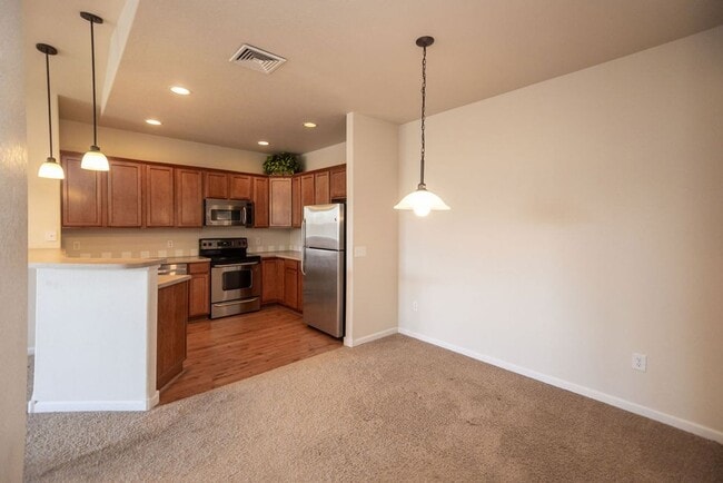 Building Photo - 2421 Owens Ave