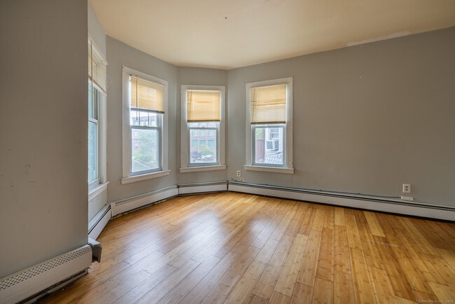 Building Photo - 391 Myrtle Ave
