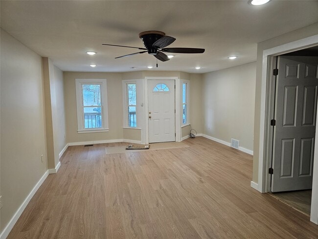 Foto del edificio - 5 W Chenango Rd