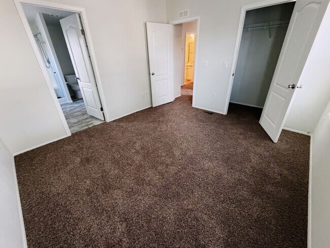 Foto del edificio - 4400 W Florida Ave