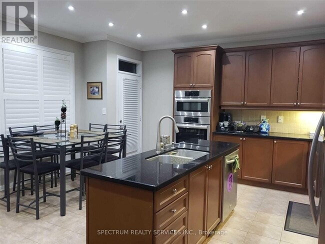 Building Photo - 314 Pringle Ave