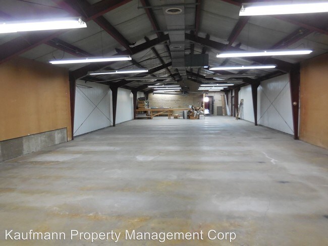 Building Photo - 2212 Wayne Trce