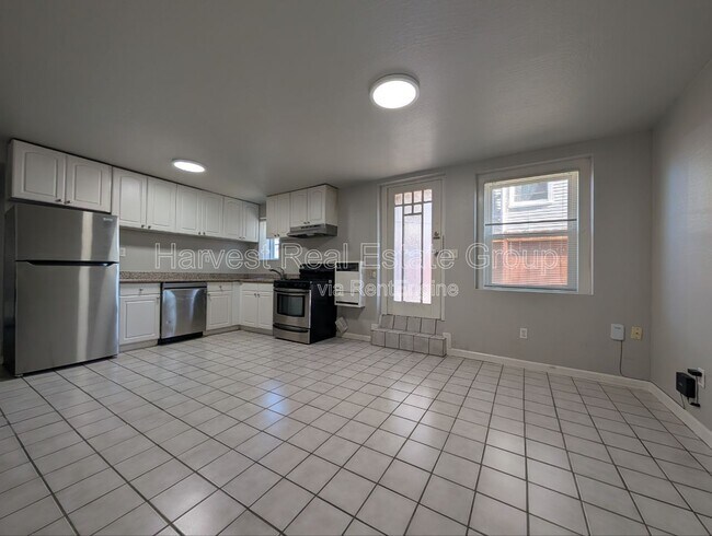 Foto del edificio - 2151 Lincoln Ave