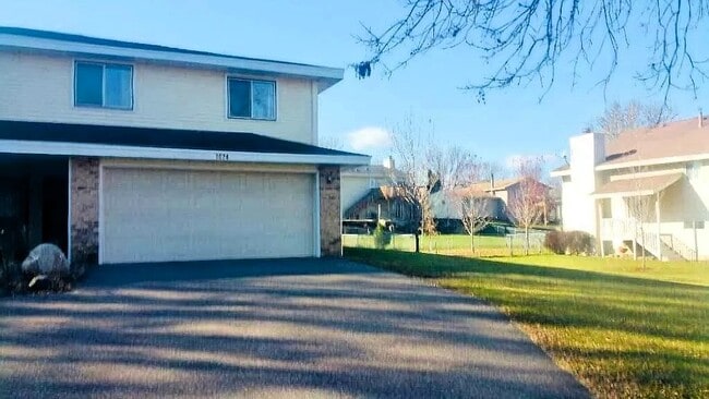 Building Photo - 1074 Regency Dr