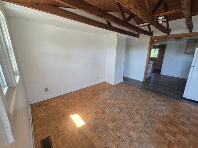 Building Photo - Lenoir 3/1 Close to J.E. Broyhill Park