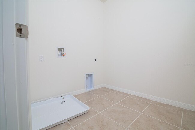 Foto del edificio - 2119 Tay Wes Dr