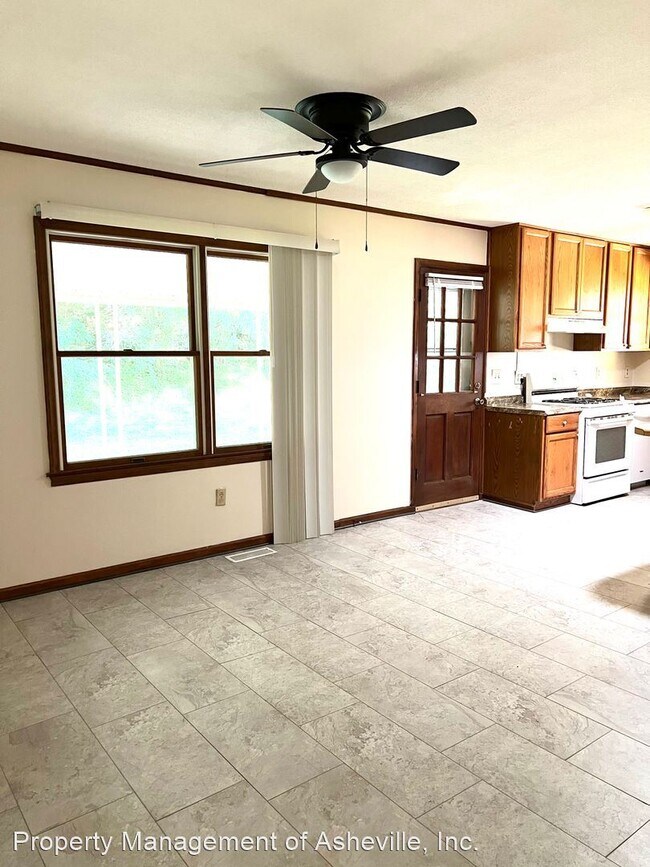 Building Photo - 3 br, 1.5 bath House - 9 Lynwood Cir