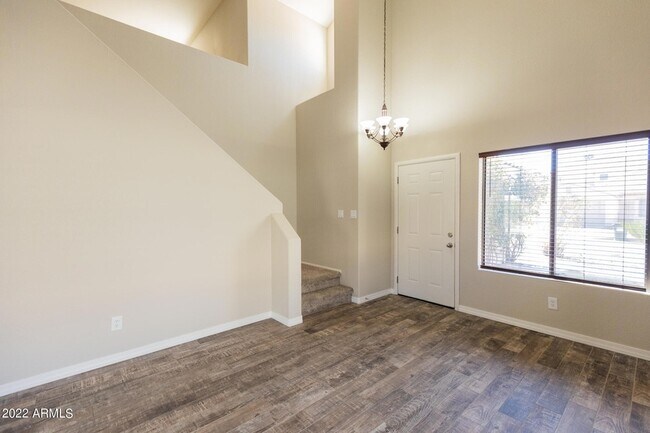 Foto del edificio - 22431 N 20th Place Unit 1