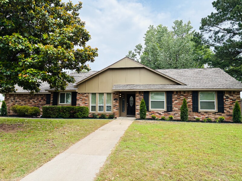 Primary Photo - 6609 E 99th Pl