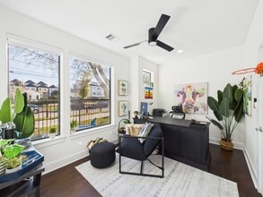 Building Photo - 1404 Spring St