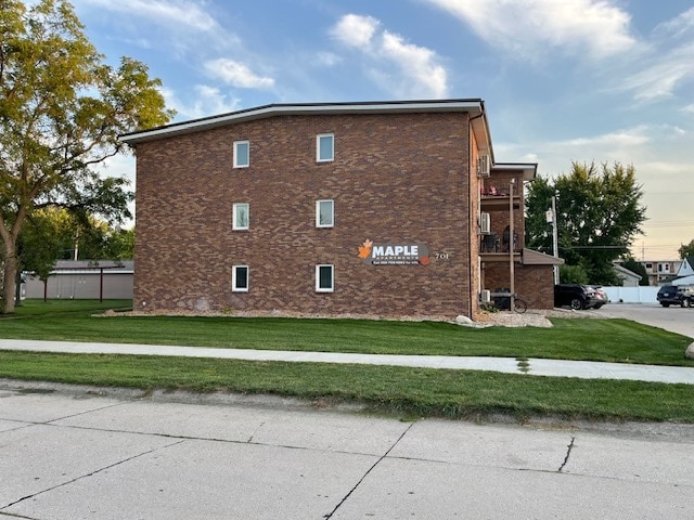 Building Photo - Maple Apartments LLC