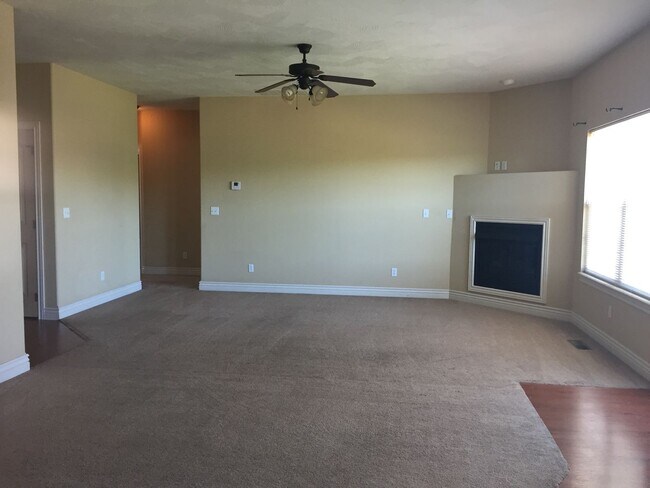 Foto del edificio - 3 Bedroom Ozark Home in Wonderful Neighborhood!