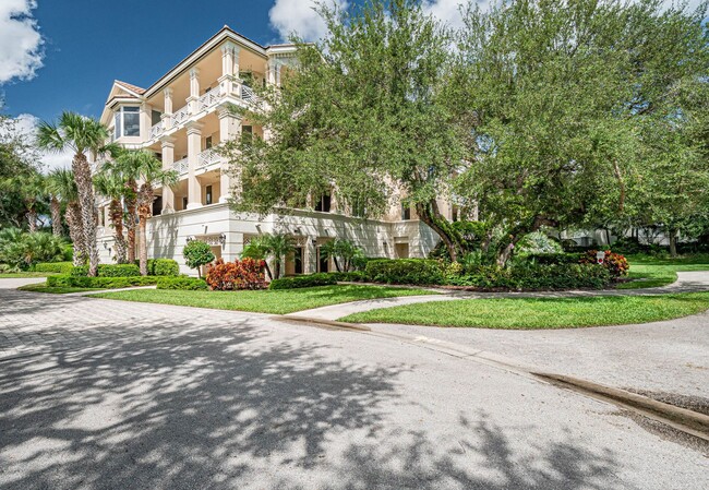 Building Photo - Beautiful Condo