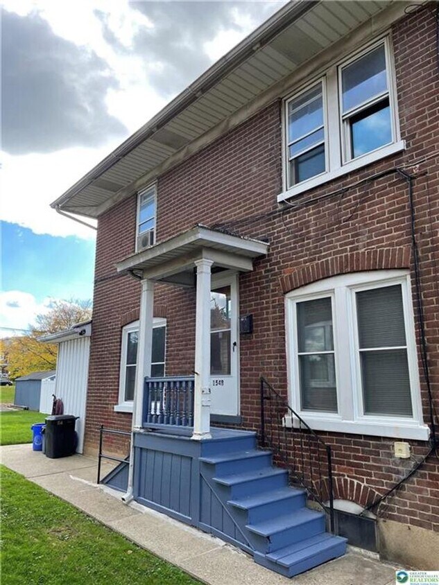 Foto principal - 154 W Lincoln St