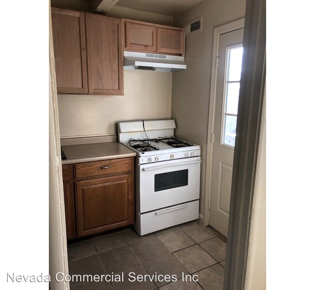 Building Photo - 610 Denslowe Dr