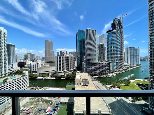 Foto del edificio - 500 Brickell Ave