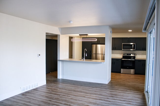 Building Photo - Belmar Groves