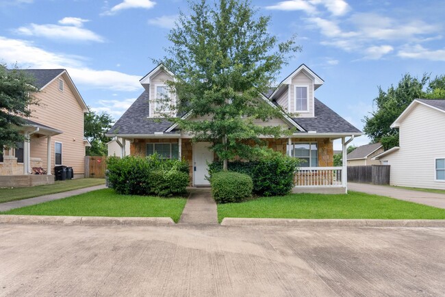 Building Photo - Prime Location! Spacious 4-Bed, 4-Bath Home Near Texas A&M!