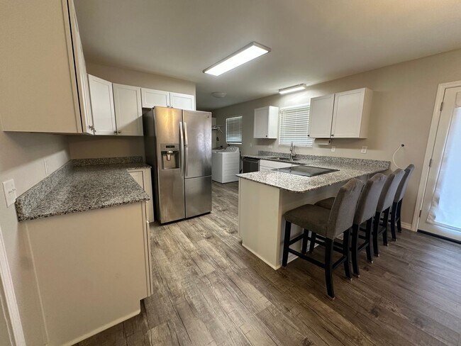 Foto del edificio - Welcome to this charming 3-bedroom, 2-bath...