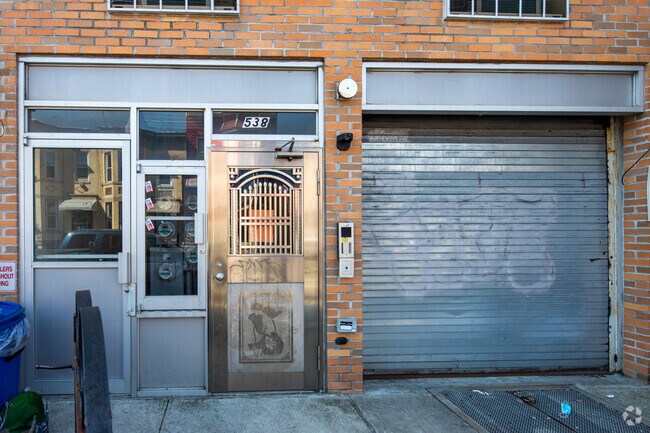 Entrance - 538 57th St