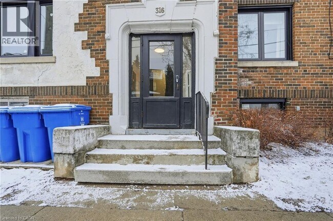 Building Photo - 316 Aberdeen Ave