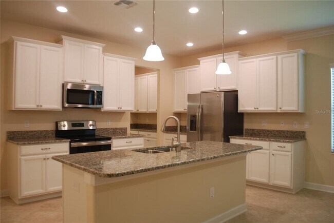 Building Photo - 12875 Strode Ln