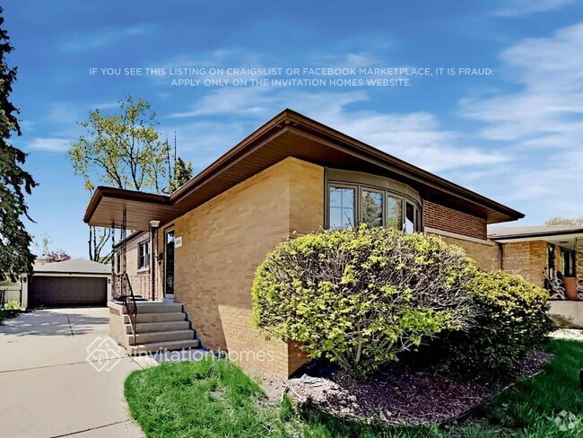 Building Photo - 10024 Minnick Ave