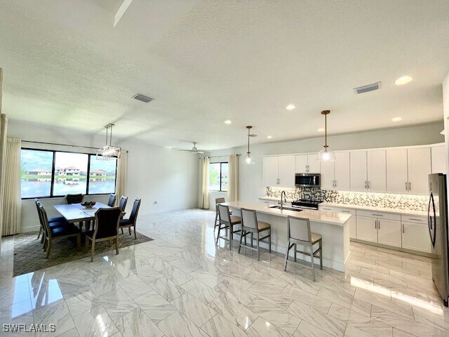 Building Photo - 4959 Brigata Wy