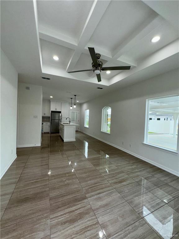 Foto del edificio - 822 N Clarence Ave