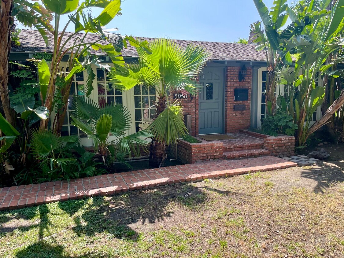 Foto principal - 5050 Fulton Ave