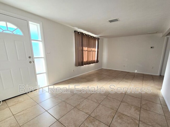 Foto del edificio - 2540 Limewood Dr