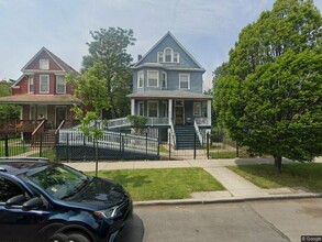 Building Photo - 520 N Long Ave