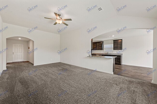 Foto del edificio - Adorable 3/2/2 in Forney (Refrigerator Inc...