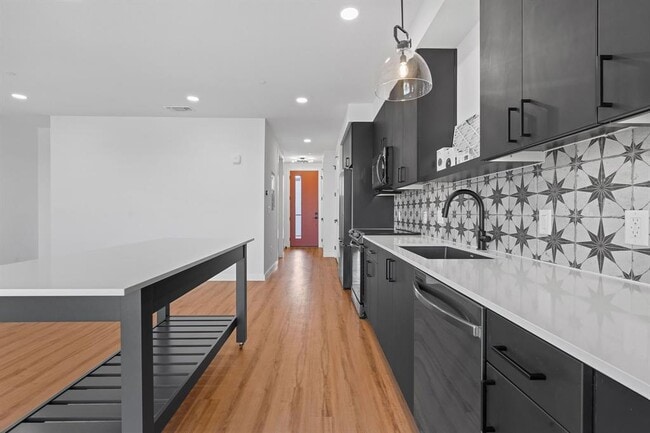 Foto del edificio - 2165 Gabriels Pl