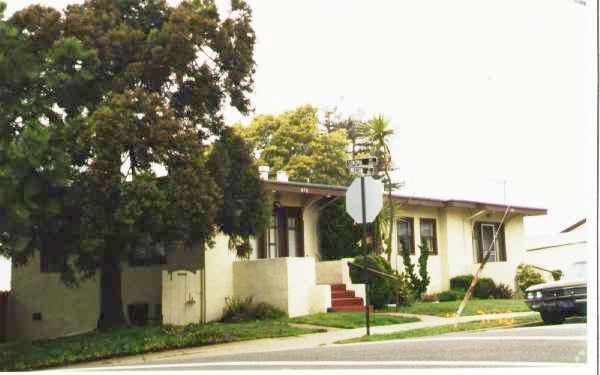 Building Photo - 974-976 Neilson St
