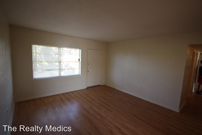 Building Photo - 746 Ridenhour Cir