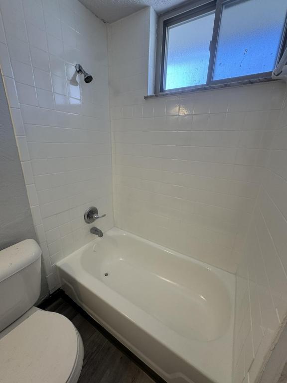 Foto del edificio - 724 Delta Ave