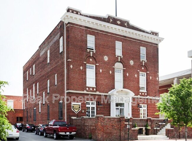 Foto del edificio - 220 E Marshall St