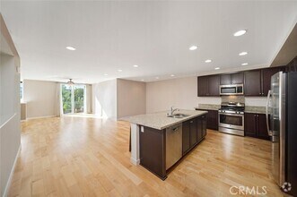Building Photo - 87 Waldorf