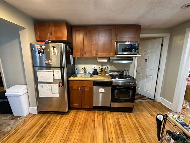 Foto del edificio - 12 Shepherd Ave