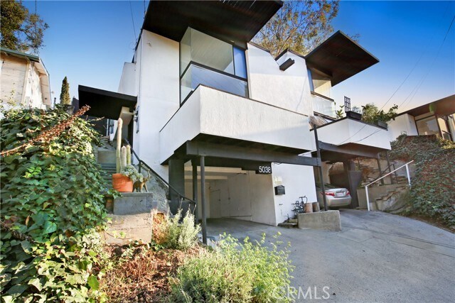 Building Photo - 5038 Aldama St