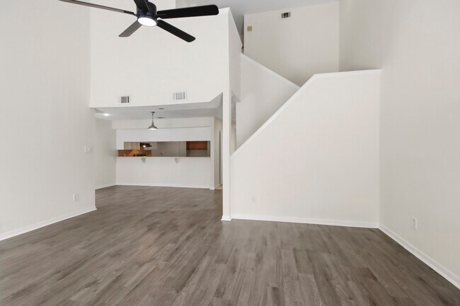 Building Photo - 20315 Sunny Shores Dr
