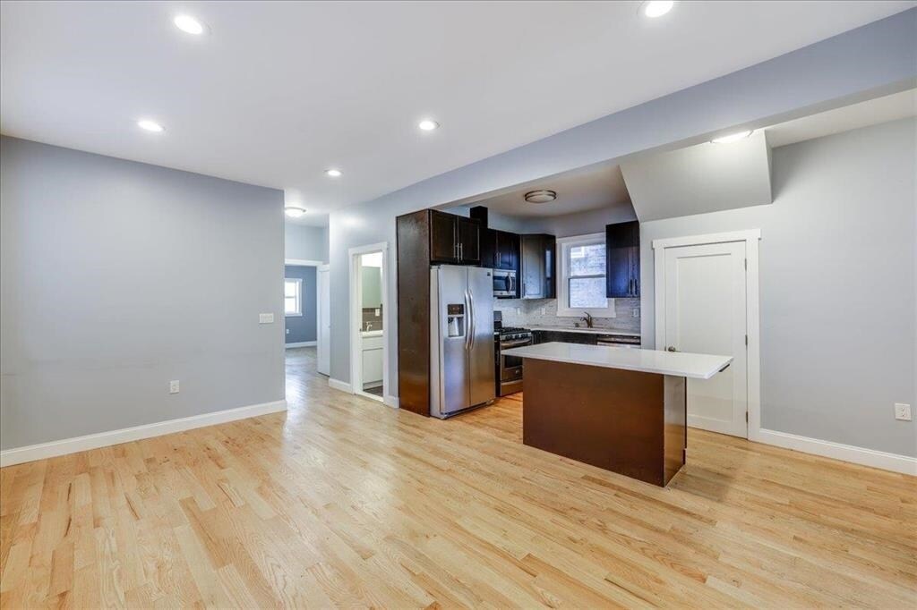 Foto principal - 54 Prospect St