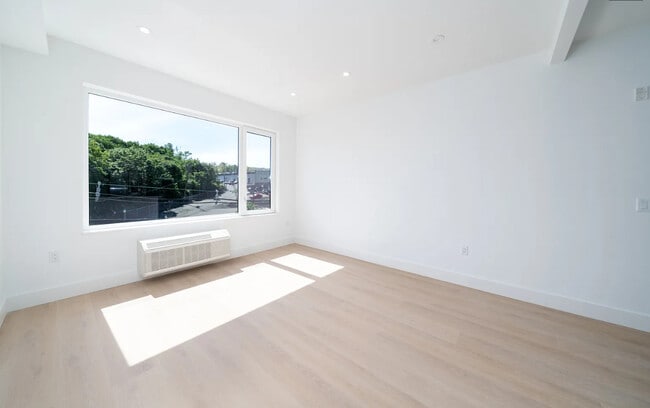 Building Photo - 3309 Liberty