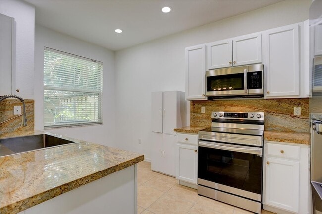 Photo - 2851 W PROSPECT RD Unit 305 Apartment