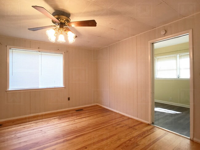 Building Photo - Charming 1930's 3-Bedroom Cottage in Mulga...