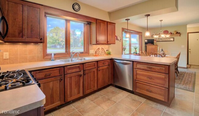 Foto del edificio - 3 br, 2 bath House - 7868 Adams St