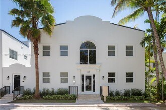 Building Photo - 624 Santander Ave