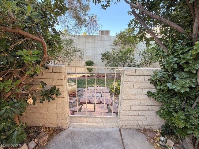 Foto del edificio - 3267 Dawnflower St